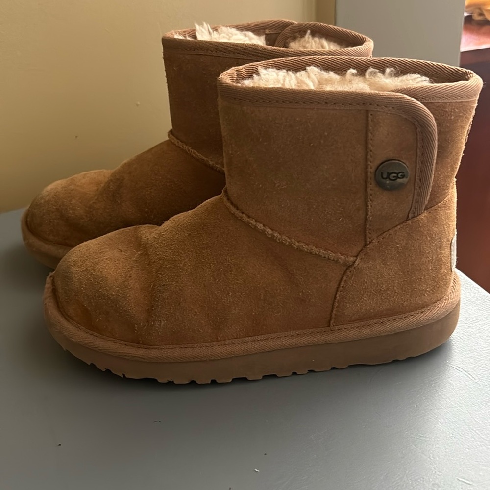 UGG mini boots- size 1 little kids